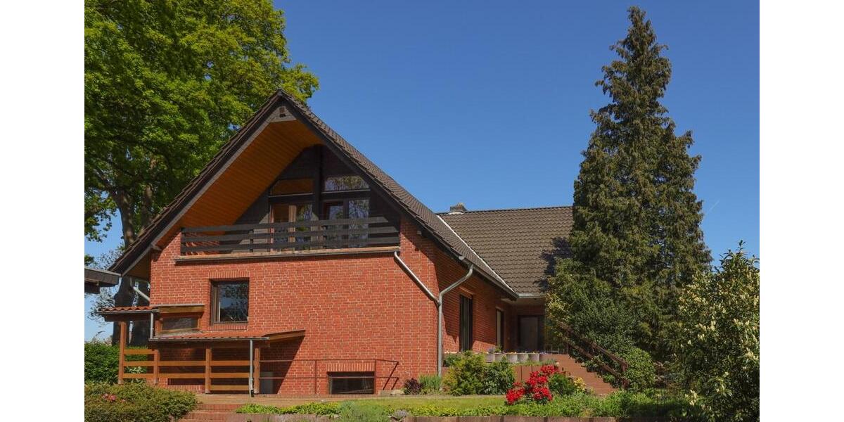 Attraktives Klinkerhaus in idealer Lage 6 zimmer