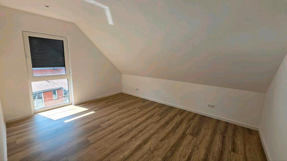 Dachgeschoßwohnung Velpke - 3 Zimmer, 72 m&sup2;, 800&euro; | Angebot:26652763