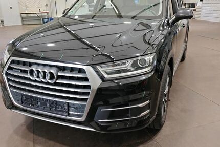 Audi Q7 301.653 km 17.990 &euro; Braunschweig 38122