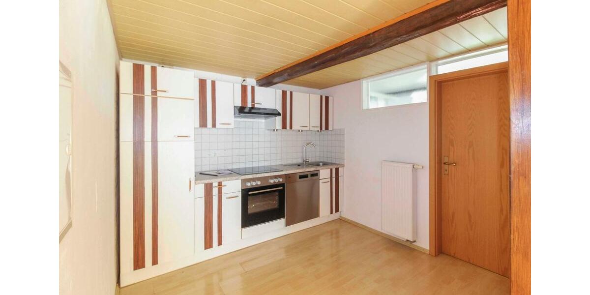 Dachgeschoßwohnung Rühen - 3 Zimmer, 68 m&sup2;, 550&euro; | Angebot:24751427