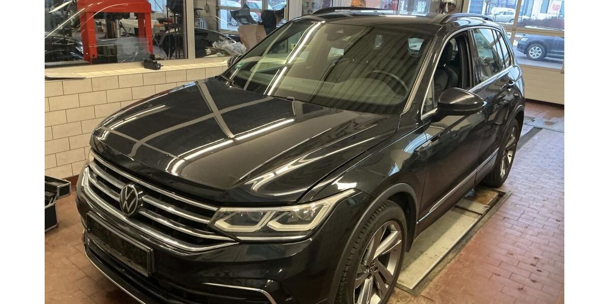 VW Tiguan 253.468 km 21.990 &euro; Braunschweig 38122