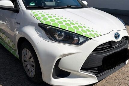 Toyota Yaris 40.889 km 17.190 &euro; Braunschweig 38112