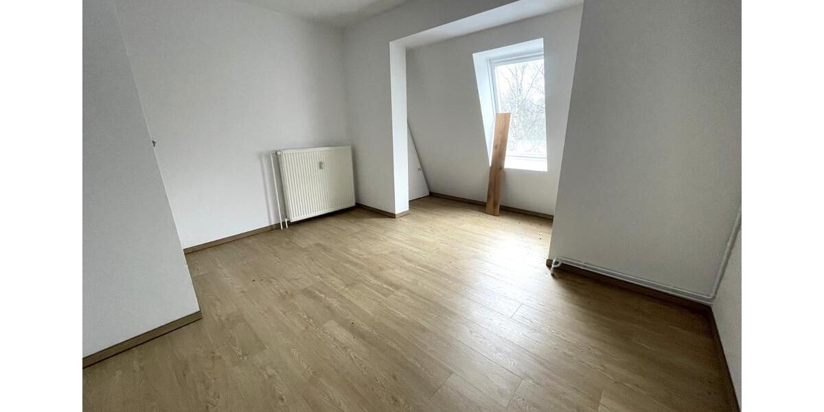 Dachgeschoßwohnung Rühen - 4 Zimmer, 81 m&sup2;, 655&euro; | Angebot:25869736