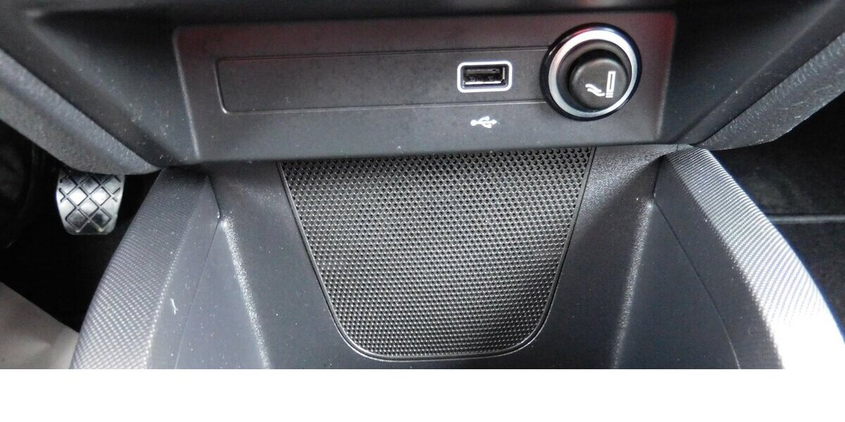 Skoda Fabia 1.0 Ambition TSI BMT Navi Klima 31.200 km 15.990 &euro; Vordorf 38533