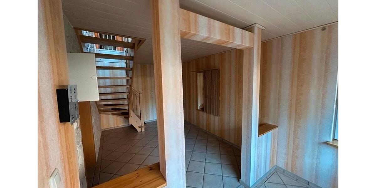 Einfamilienhaus Isenbüttel - 7 Zimmer, 195 m&sup2;, 350.000&euro; | Angebot:26038933