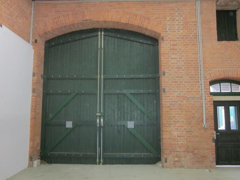 Lagerhalle 150 qm in BS-Rautheim mit sep.Eingang und Hoftor !!