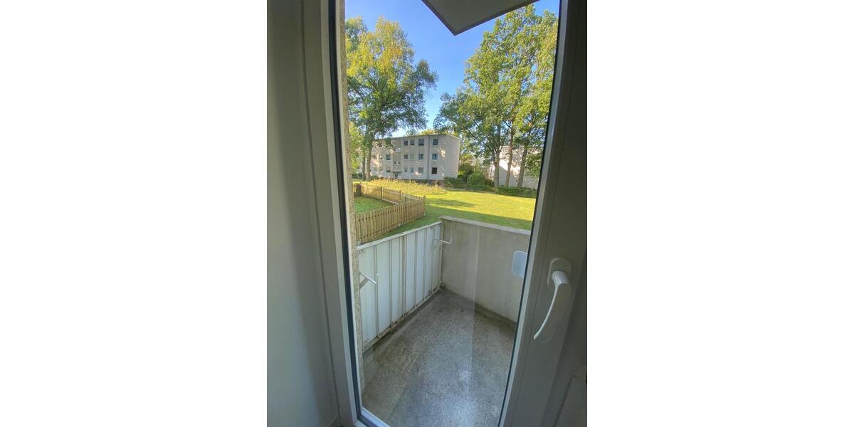 Schöne 2-Zimmer-Hochparterre-Wohnung mit EBK im Grünen 2 zimmer