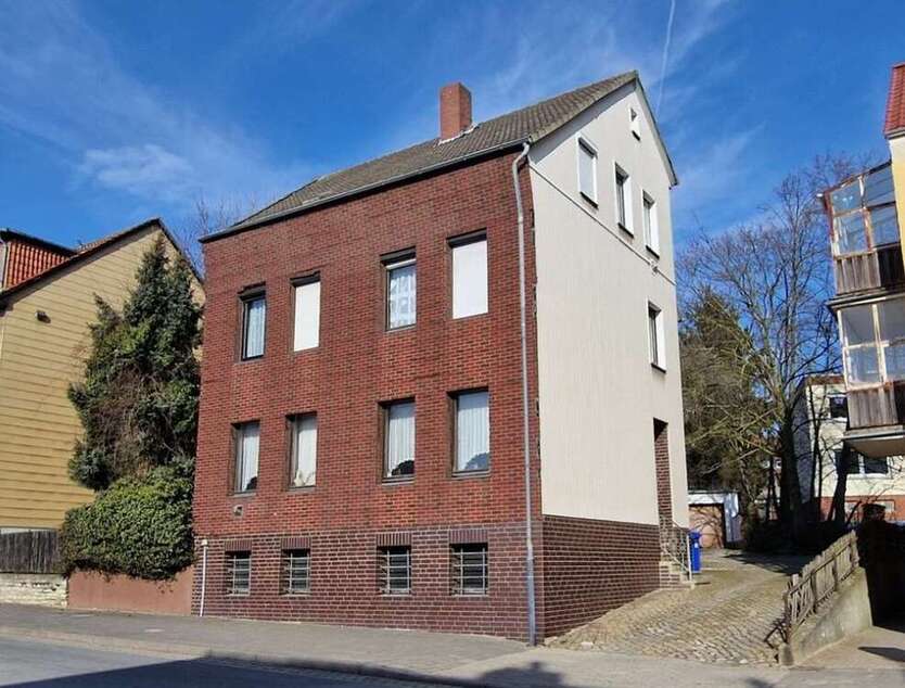 Haus zum Kaufen in Schöningen 115.000 € 260 m²