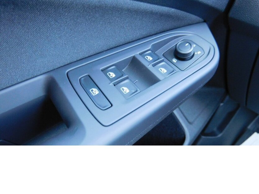 VW Golf VIII 1.5 TSI Navi Klima 6.700 km 20.990 € Vordorf 38533