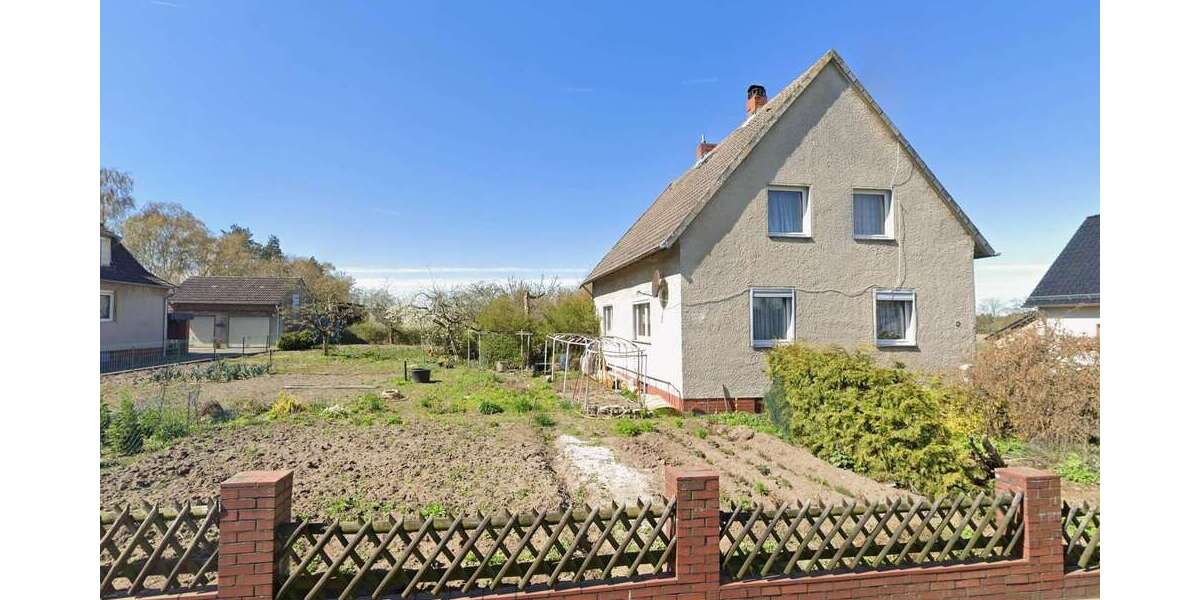 Einfamilienhaus Bahrdorf (Ortsteil Saalsdorf) - 8 Zimmer, 150 m&sup2;, 140.000&euro; | Angebot:25301234