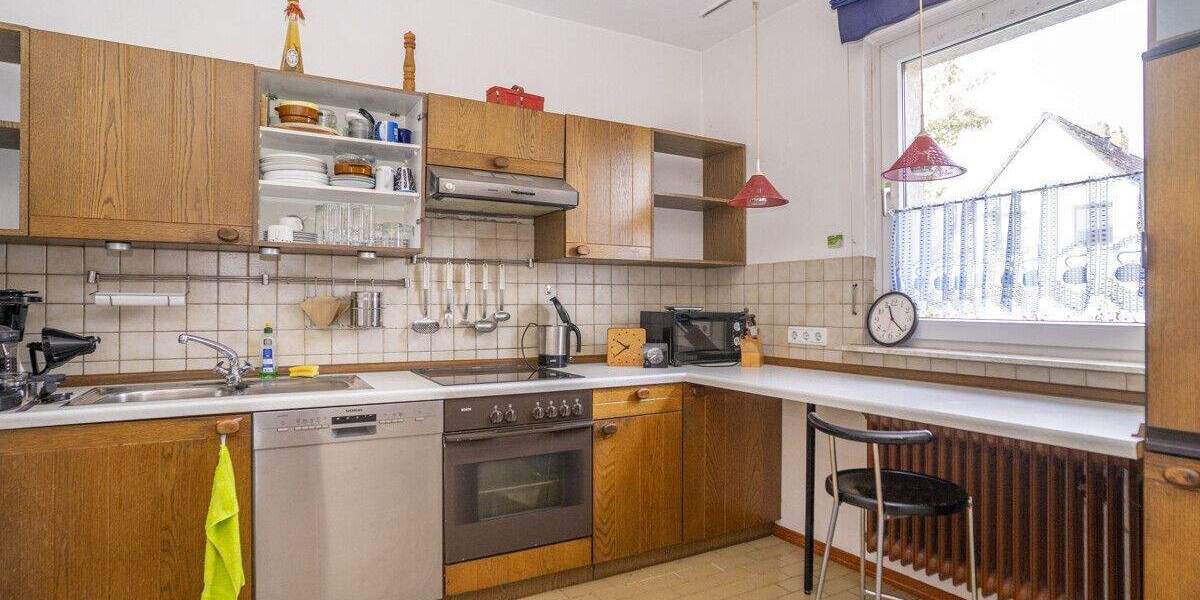 Doppelhaushälfte mit Potenzial in der beliebten Südstadt 4 zimmer