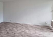Frisch renovierte 2-Zimmer-Wohnung mit Balkon und Aufzug in der Weststadt!