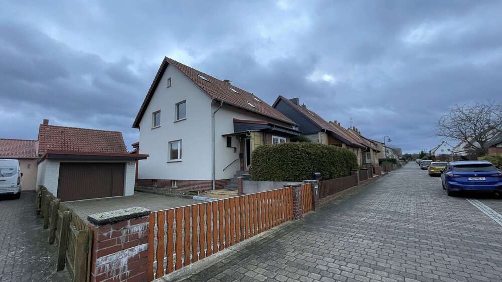 Einfamilienhaus Königslutter - 8 Zimmer, 142 m&sup2;, 169.000&euro; | Angebot:25751410
