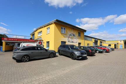 Gut vermietetes Wohn- und Bürohaus mit Hallengebäude in Isenbüttel