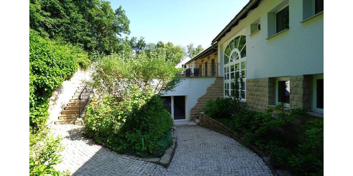 Energetisch saniertes Anwesen in einmaliger Waldrandlage 9 zimmer