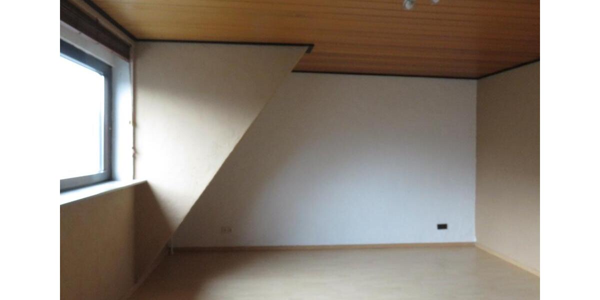 Dachgeschoßwohnung Wolfsburg - 2 Zimmer, 60 m&sup2;, 550&euro; | Angebot:26237596