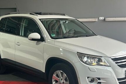 VW Tiguan 157.141 km 9.850 &euro; Braunschweig 38112
