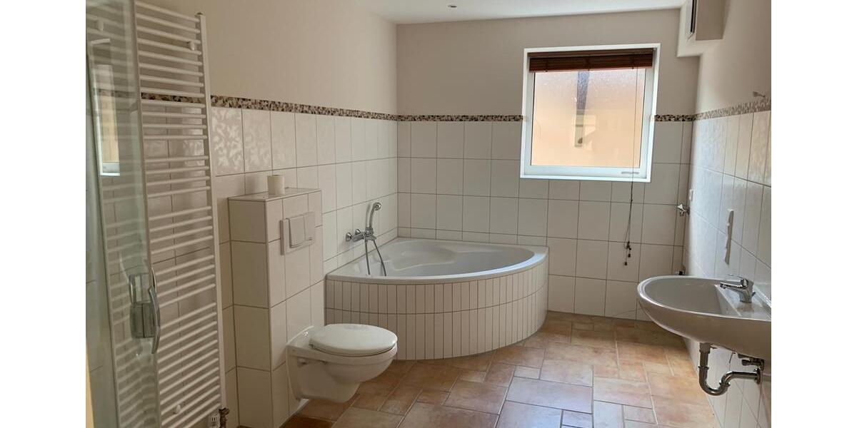 Erdgeschoßwohnung Wolfsburg Ehmen - 5 Zimmer, 126 m&sup2;, 360.000&euro; | Angebot:26493552
