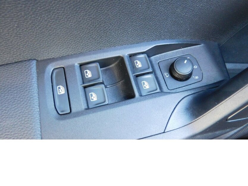 Seat Arona 1.0 Style Beats TSI BMT Klima Navi Alu 31.900 km 15.990 € Vordorf 38533