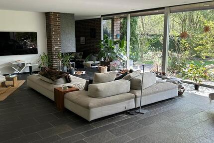 Bungalow-Doppelhaushälfte, waldrandlage, vollmöbliert 4 zimmer