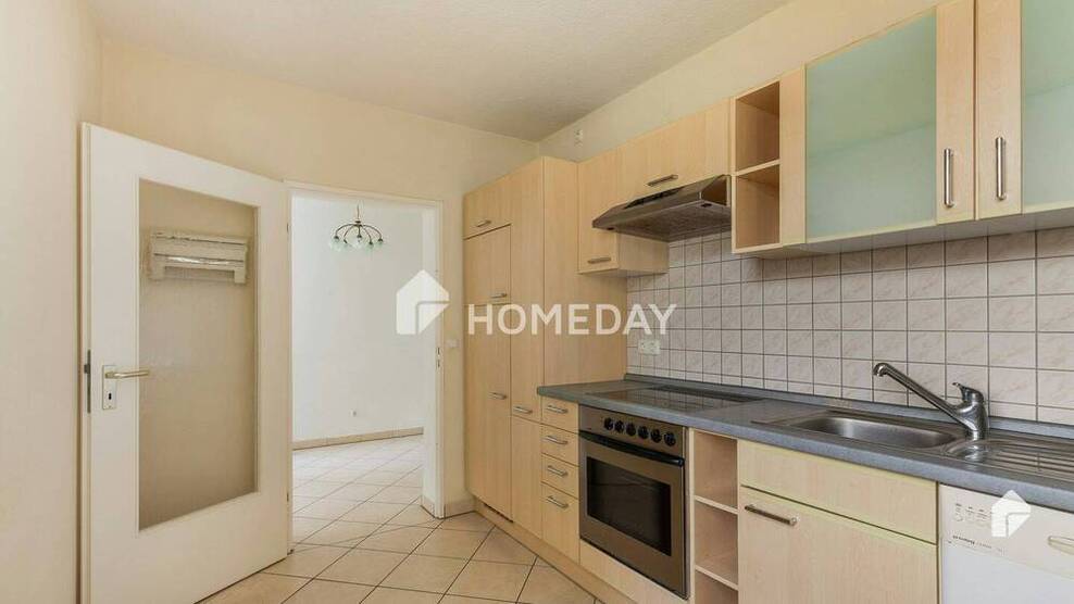 Bezugsfreie 3-Zimmer-Wohnung mit EBK und tollem Ausblick von der Loggia