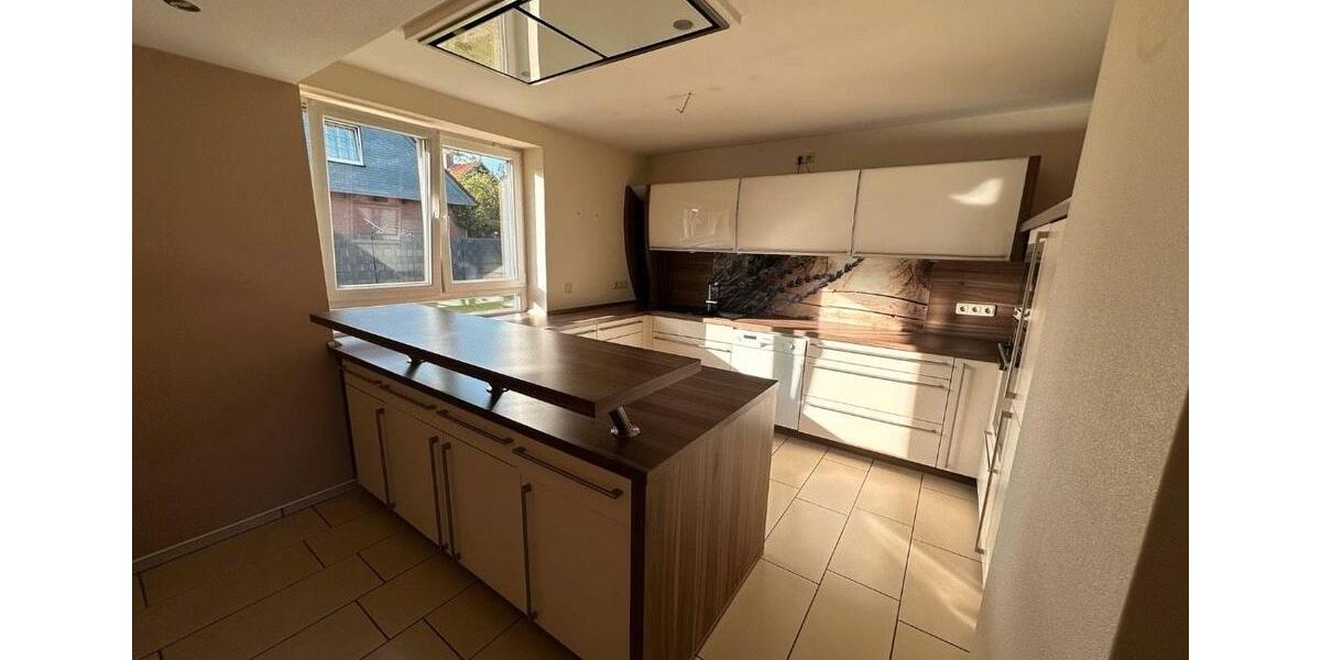 Einfamilienhaus Isenbüttel - 7 Zimmer, 195 m&sup2;, 350.000&euro; | Angebot:26038933