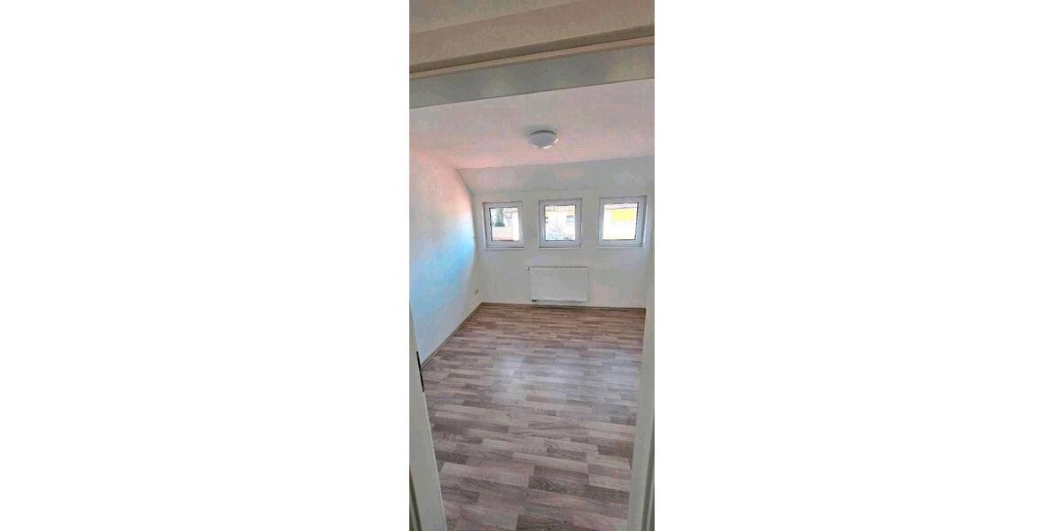 Dachgeschoßwohnung Gifhorn - 3 Zimmer, 74 m&sup2;, 810&euro; | Angebot:26072647