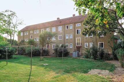 Wohnung zum Mieten in Wolfsburg 246,67 € 32.16 m²