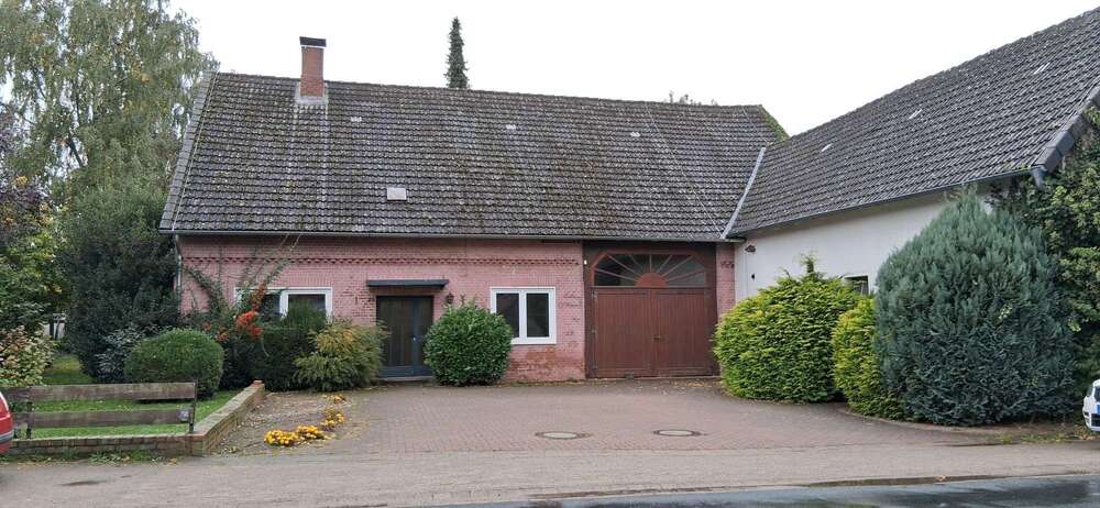 Einfamilienhaus Schwülper - 6 Zimmer, 240 m&sup2;, 259.000&euro; | Angebot:26836688