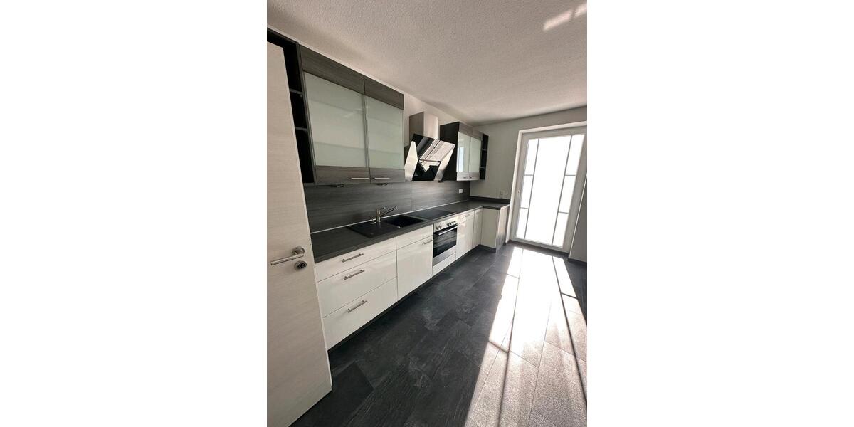 Dachgeschoßwohnung Jembke - 4 Zimmer, 100 m&sup2;, 1.200&euro; | Angebot:26419489