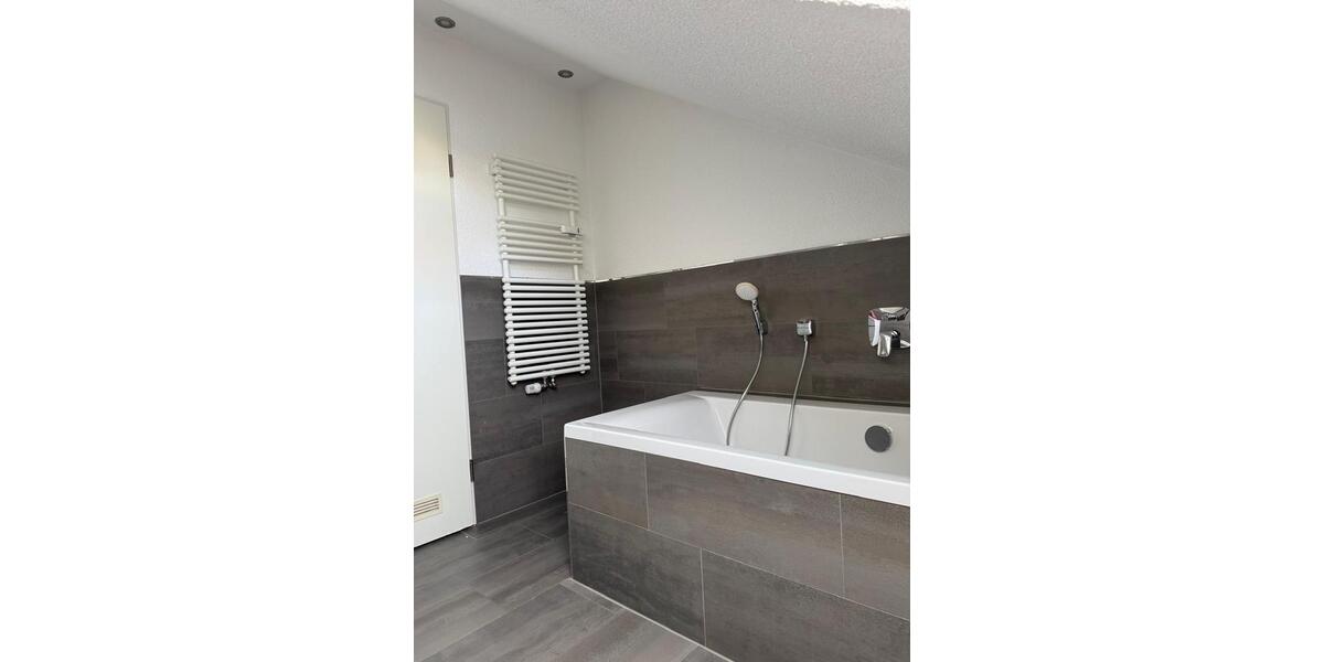 Dachgeschoßwohnung Wolfsburg Almke - 4 Zimmer, 120 m&sup2;, 279.000&euro; | Angebot:27197575