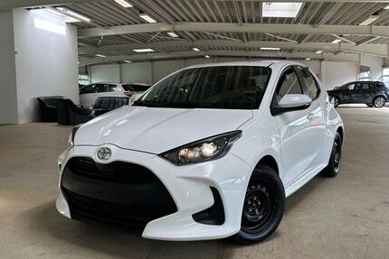 Toyota Yaris 10.804 km 13.980 &euro; Sassenburg / Neudorf- Pl 38524