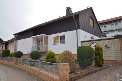 Einfamilienhaus mit Einliegerwohnung und Garage 5 zimmer