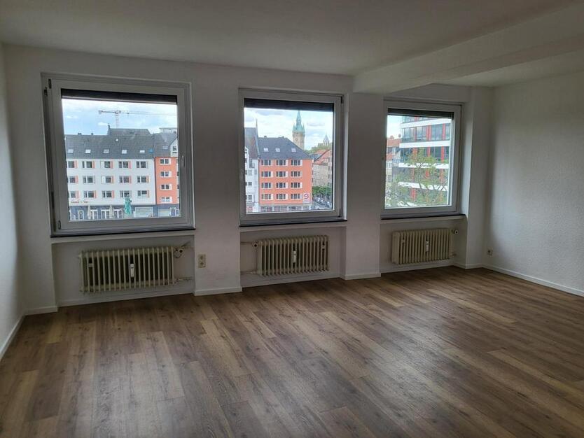 Sanierte Büro- oder Praxisfläche direkt am Hagenmarkt