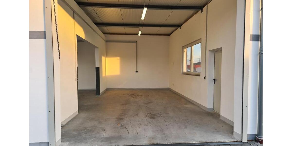 zu sofort: 140m² Halle mit 620m² Freifläche zimmer