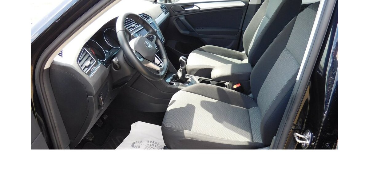 VW Tiguan 1.5 Basis Klima TSI Navi 28.800 km 23.990 &euro; Vordorf 38533
