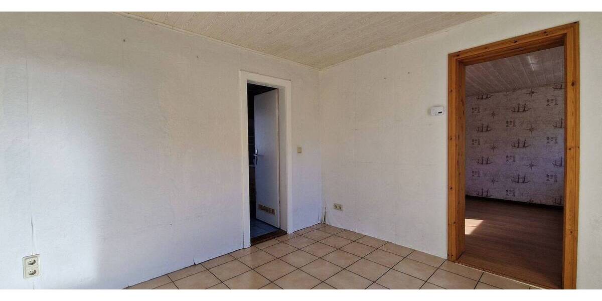 Doppelhaushälfte Wolsdorf - 6 Zimmer, 128 m&sup2;, 89.000&euro; | Angebot:26015603