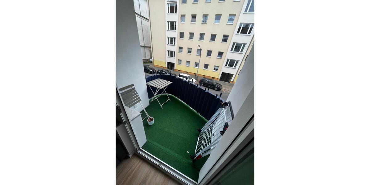Charmante Wohnung mit Einbauküche, Balkon & Garage 2 zimmer
