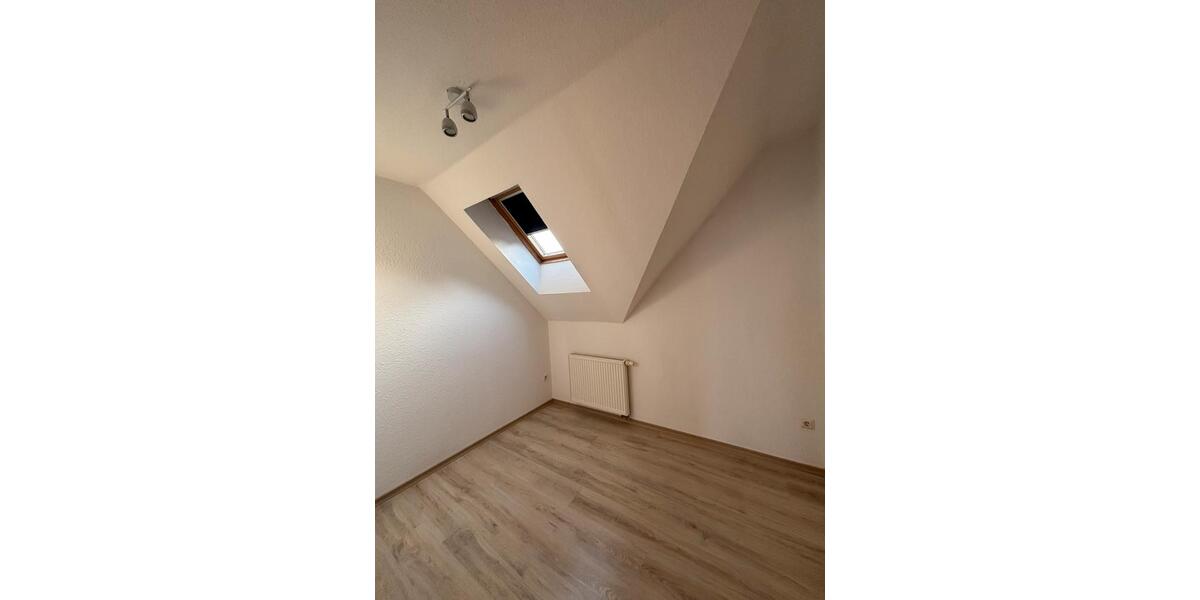 Etagenwohnung Wesendorf - 4 Zimmer, 90 m&sup2;, 880&euro; | Angebot:25980986