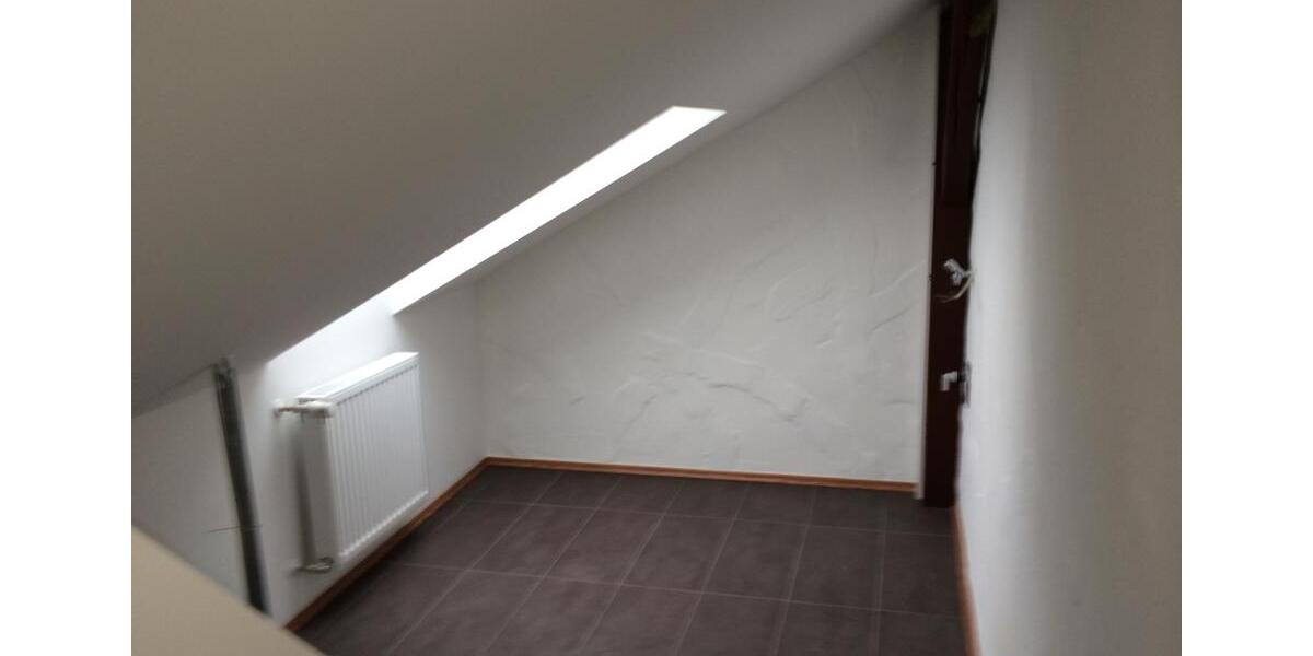 Helle 2,5Zi DG-Whg mit Blick über den Dächern der Stadt v. Privat 2.5 zimmer