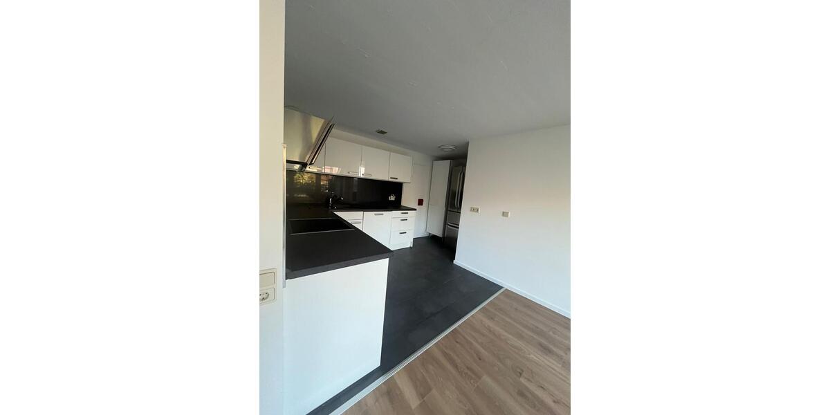 Etagenwohnung Braunschweig Wabe-Schunter-Beberbach - 5 Zimmer, 140 m&sup2;, 1.500&euro; | Angebot:26639370