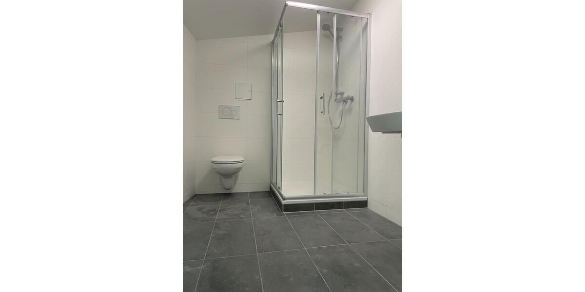 2 Zimmer 93 qm Wohnung, inkl. Küche, Bad, eigener Eingang 2 zimmer