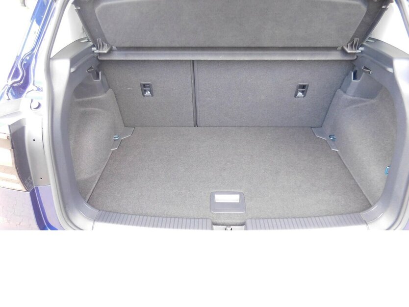 VW T-Cross 1.0 Life United BMT TSI Klima Navi 10.100 km 17.990 € Vordorf 38533