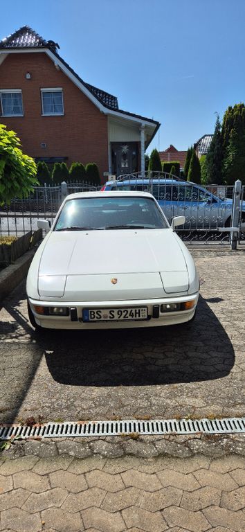 924