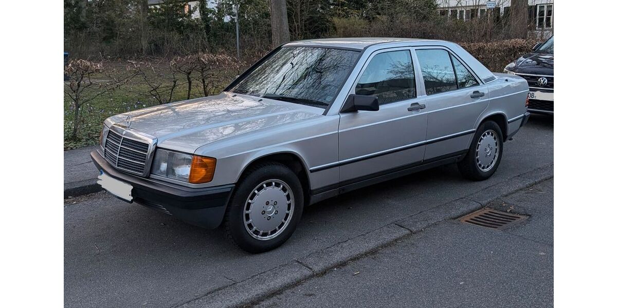 Mercedes-Benz 190 149.000 km 4.499 &euro; Wolfsburg 38446