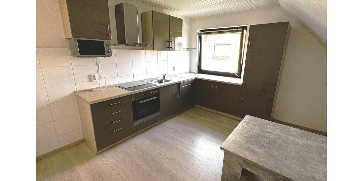 Dachgeschoßwohnung Jembke - 3 Zimmer, 88 m&sup2;, 920&euro; | Angebot:26591214