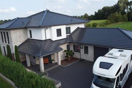 Traumhaus in Alleinlage: 308 m² Wohnkomfort, Wellness & Feldblick 7 zimmer