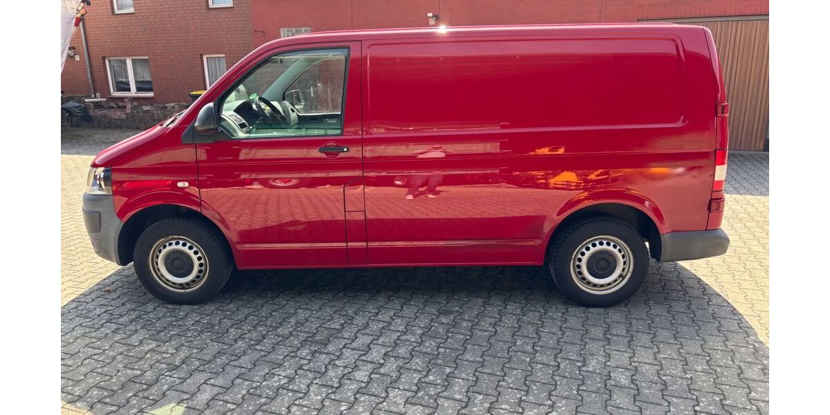 VW T5 Transporter 218.000 km 4.600 &euro; Wolfsburg 38446