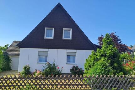 Frei stehendes Einfamilienhaus mit 4 Zimmern und Doppelgarage 4 zimmer