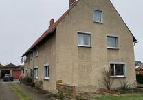 4 Zimmerwohnung in einem ZFH mit Keller, Garten, Garage, Stellplatz + 5. Zimmer möglich